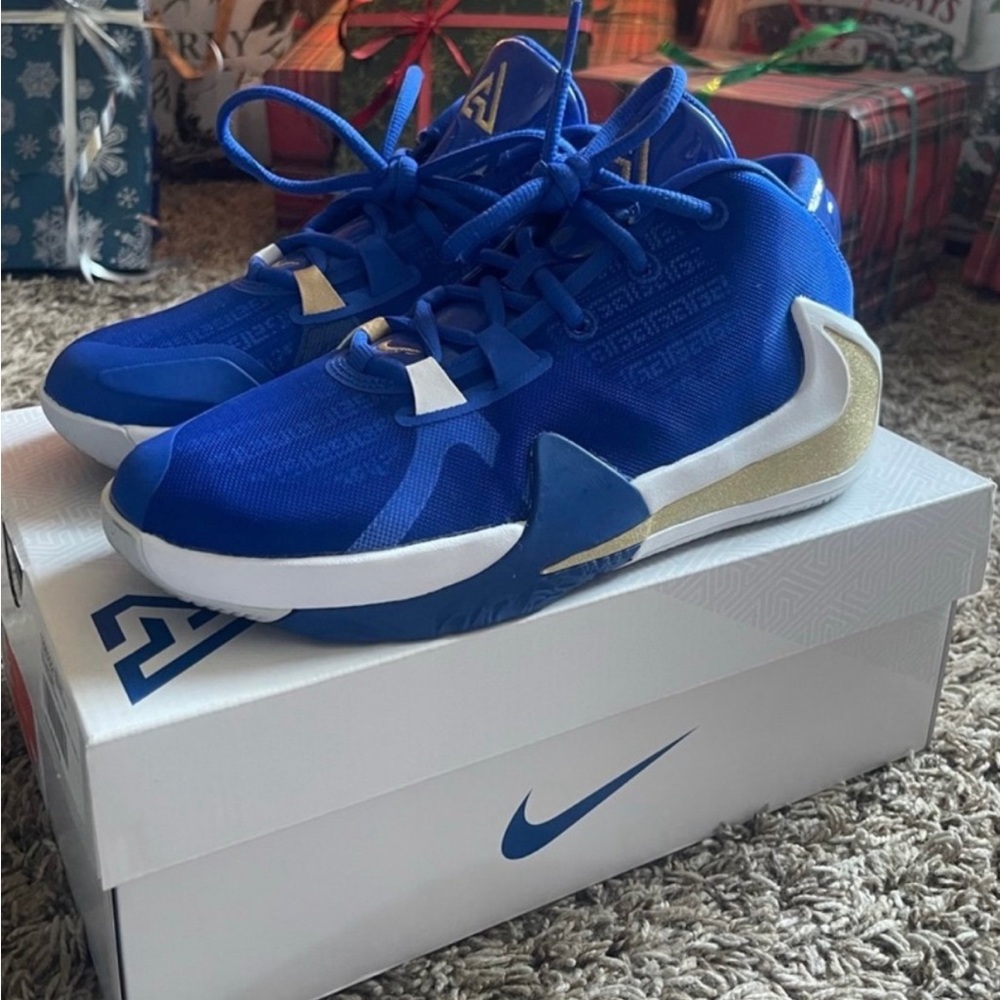 Nike Kids Blue Athletic Shoes Giannis Antetokounmpo FREAK 1